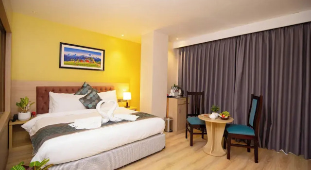 Номер Deluxe Velvet Luxe Hotel