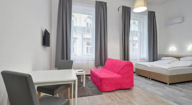 Апартаменты Superior Heart of Downtown Apartment