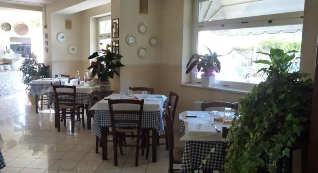 Passeggeri Club House, Prenota Hotel Cassine 