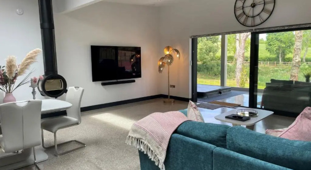 Коттедж с 2 комнатами No.6 South View Lodges, Exeter