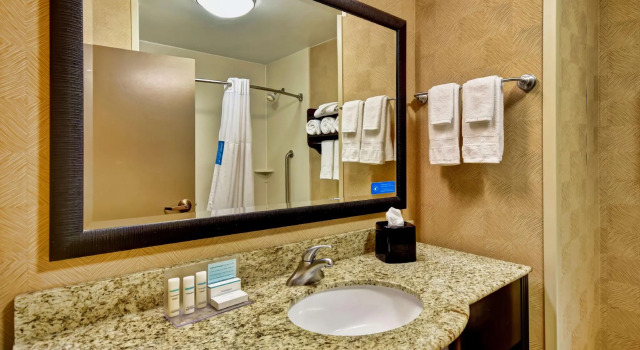 Четырёхместный номер Standard Hampton Inn Starkville Mississippi State University