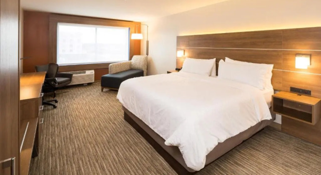 Номер Standard Holiday Inn Express and Suites Kalamazoo West by IHG