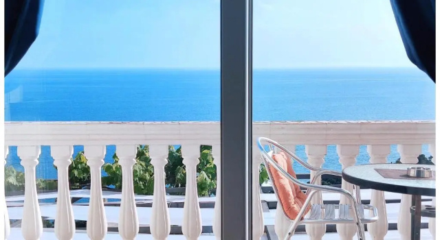 Трёхместный номер Standard с балконом и с видом на море Sun Apartments