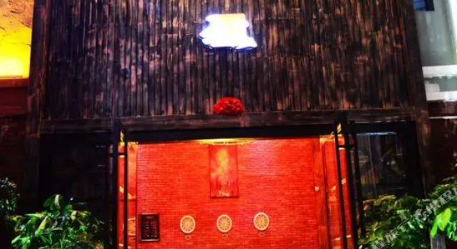 Ya Mei Li Jia Hotel, Rezerwuj Hotel Hotele w Kunming z parkingiem, Parking
