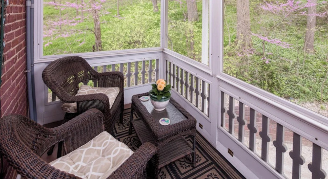 Одноместный номер Standard с балконом The Steamboat House Bed & Breakfast