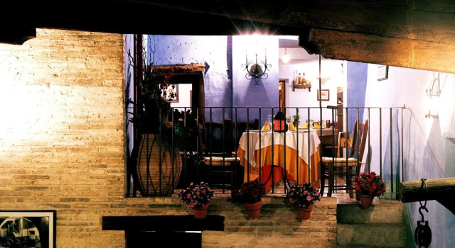 Hospederia Meson de la Dolores, Book Hotel Hotels in Aragon with Parking, Parking