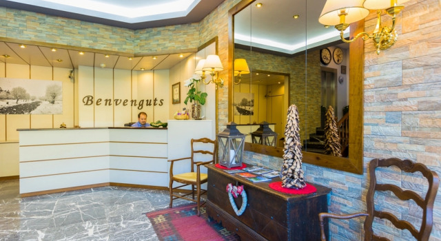 Hotel Eth Solan & SPA, Забронировать Отель Отели Вьельа Э Михаран с завтраком, рядом с Церковь Св. Михаила, Завтраки