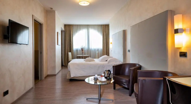 Полулюкс Hotel La Cartiera