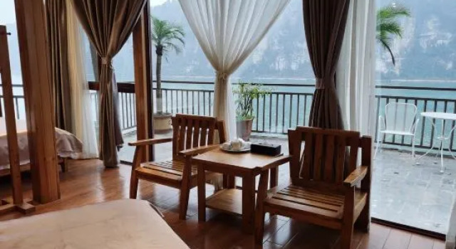 Семейный люкс Yuejiang Cliff Hotel