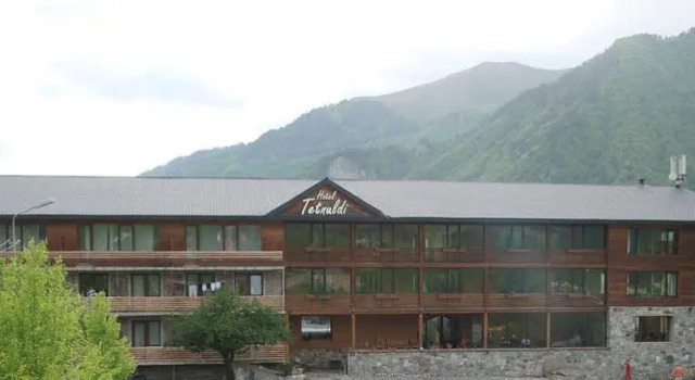Tetnuldi Mirab, Prenota Hotel Hotel a Samegrelo Zemo-Svaneti con parcheggio, Parcheggio