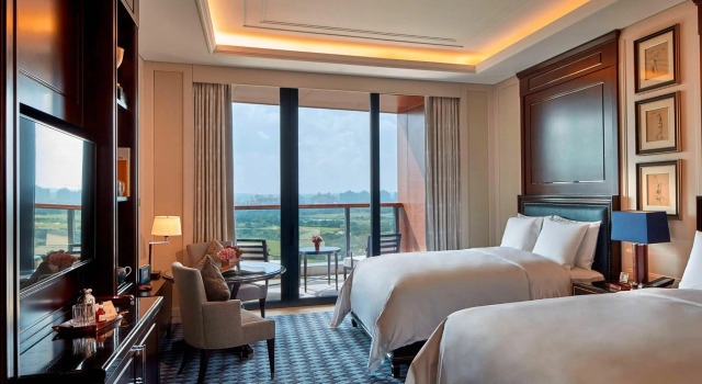Четырёхместный номер Deluxe с видом на поле для гольфа The Ritz-Carlton, Haikou