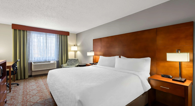 Двухместный номер Standard Holiday Inn Express Fremont (Angola Area)