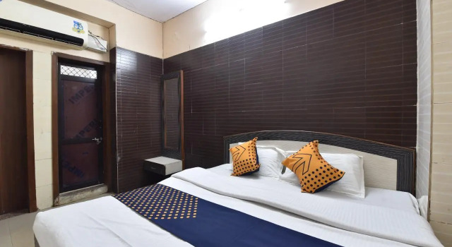 Spot On 85212 Hotel Vaibhav, Забронировать Отель Отели штата Раджастхана с парковкой, Парковка