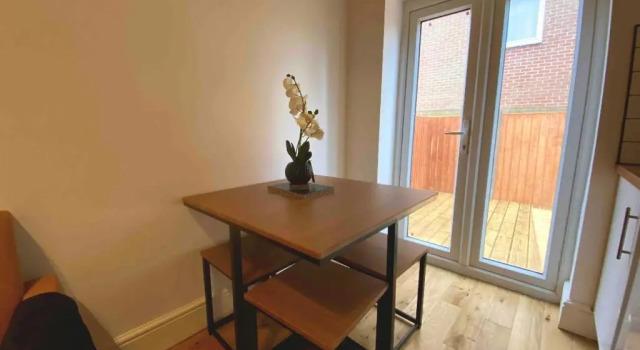 Flat 8, 10 St Johns
