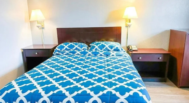 Номер Comfort Happy extended stay inn by BestAcco