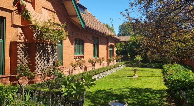 Апартаменты Classic Buxton Manor
