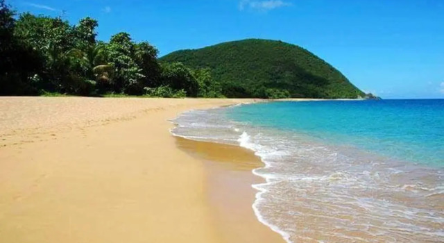 Appartement de 4 chambres avec piscine partagee jardin clos et wifi a Le Gosier a 5 km de la plage, Prenota Appartamento Hotel a Grande-Terre con piscina, Piscina