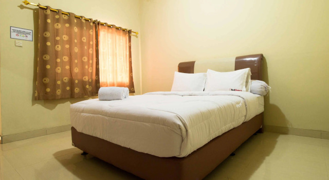 RedDoorz Near Tmii, Book Hotel Jakarta Jakarta Province