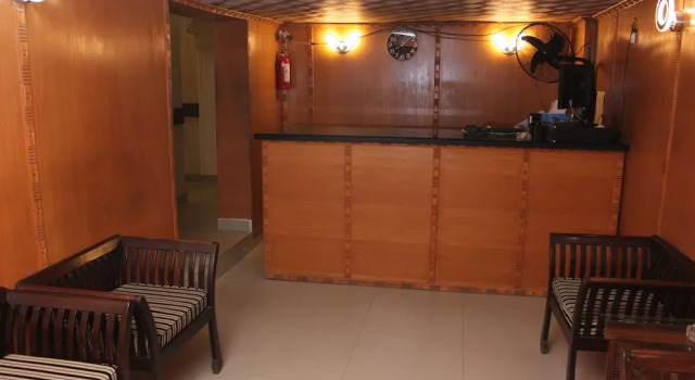 Hotel Royal Palace, Prenota Hotel Hotel a Karachi con parcheggio, Parcheggio