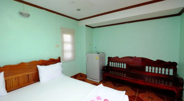 Koko Resort Sakon NKhon, Varaa Lomakeskus Hotellit North-Eastern Thailand pysäköinnillä, Pysäköinti