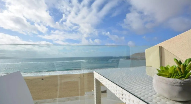 Апартаменты Beachfront Home Las Canteras 4 - Sea Views Terrace