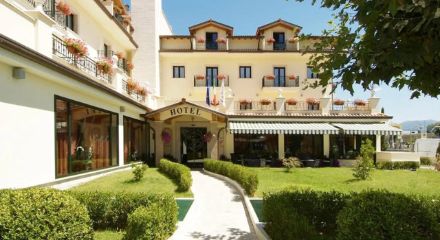Fashion Hotel, Varaa Hotelli Hotellit Valmontone aamiaisella, Aamiainen