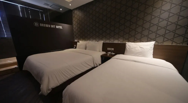 Номер Executive Brown Dot Hotel Beomil