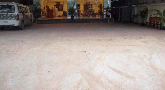 The World Guesthouse, Забронировать Отель Баттамбанг Battambang Province, рядом с Canadia Bank