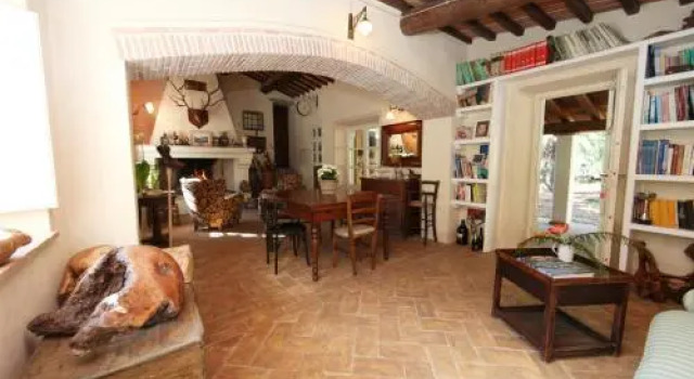 Fonte di Zeno, Rezervovat Hotel Hotely v Elba s parkováním, Parkování