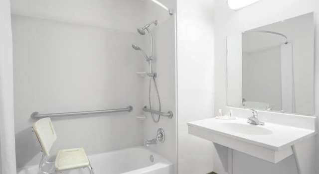 Standard Zimmer Super 8 by Wyndham Abingdon VA