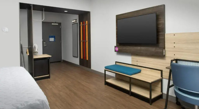 Номер Mobility Accessible with Roll-In Shower Tru By Hilton Orlando Convention Center