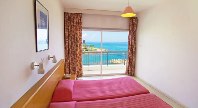 Pola Costa Beach Hotel Apartment