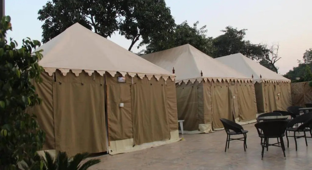Hütte Jhansi Hotel