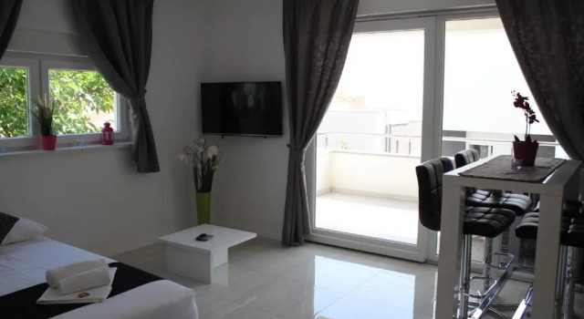 Апартаменты Villa Lumada Pool Apartments