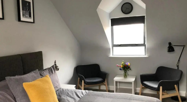 City Centre Townhouse-3 Bedrooms & Parking - Excellent Location, Забронировать Отель Бизнес-отели Белфаста, рядом с Театр Гранд-Опера, 4* 5*