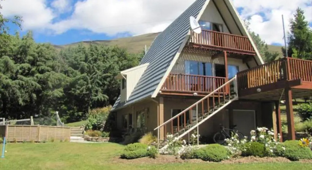 Кровать в общем номере Dunstan Downs High Country Sheep Station Farmstay & Backpackers