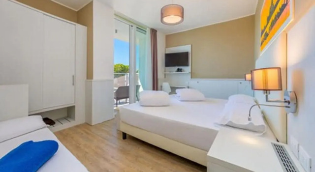 Трёхместный номер Standard с балконом и с видом на сад Marina Palace Hotel