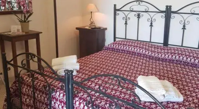 B&B Casina Le Rene, Book Bed and Breakfast Hotels in Poggiardo with Parking, Parking