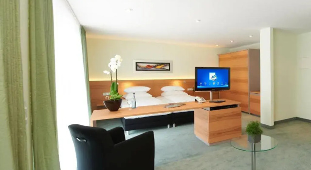 Полулюкс Deluxe c 1 комнатой Hirsch Hotel
