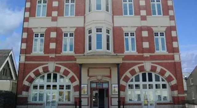 Полулюкс Albion House