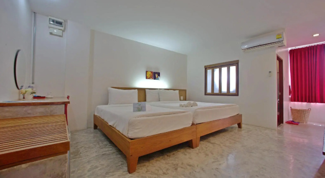 Трёхместный номер Standard J2 Hotel
