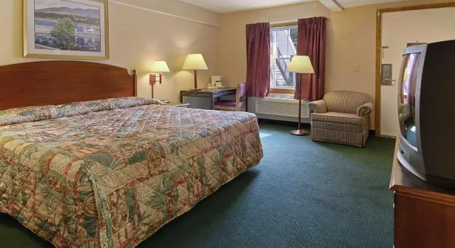 Номер Standard Howard Johnson by Wyndham Williamstown