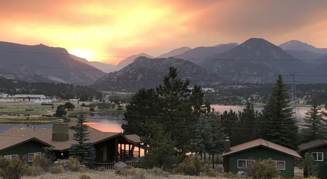 Коттедж Estes Lake Lodge