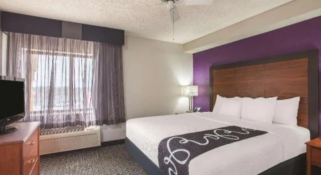 Одноместный люкс c 1 комнатой La Quinta Inn by Wyndham San Marcos