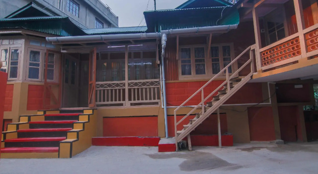 OYO 27919 Blooming Inn Guest House