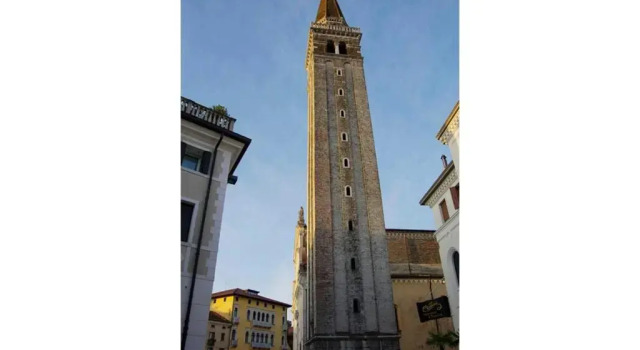 LOFT "Residenza dei TOLOMEI" - Sacile, Buchen Sie Hotel Sacile Friaul-Julisch Venetien