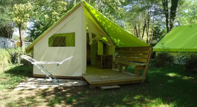 Тент Camping Paradis le Rocher de la Granelle