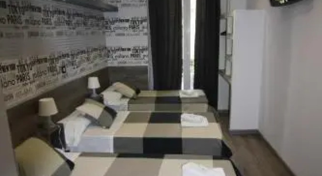 Hostal Villagarcia Alcazar III, Boek Hotel Madrid Community of Madrid, in de buurt van Edificio Grassy
