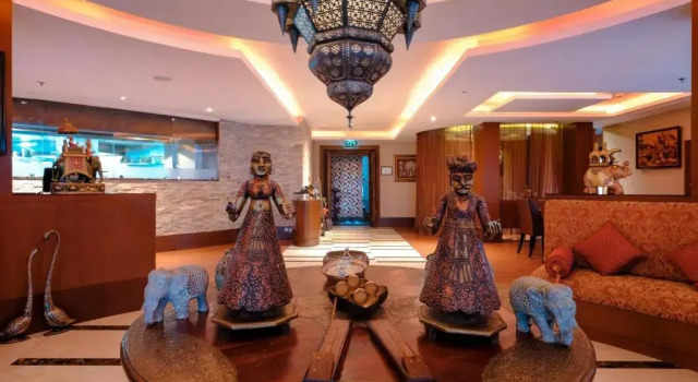 Holiday Inn Suites Kuwait Salmiya