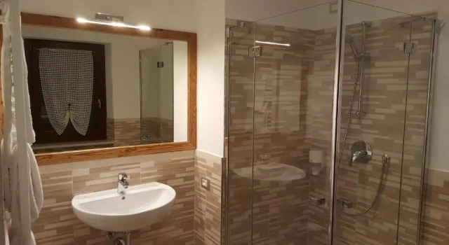 Трёхместный номер Standard с балконом Hotel Edelweiss